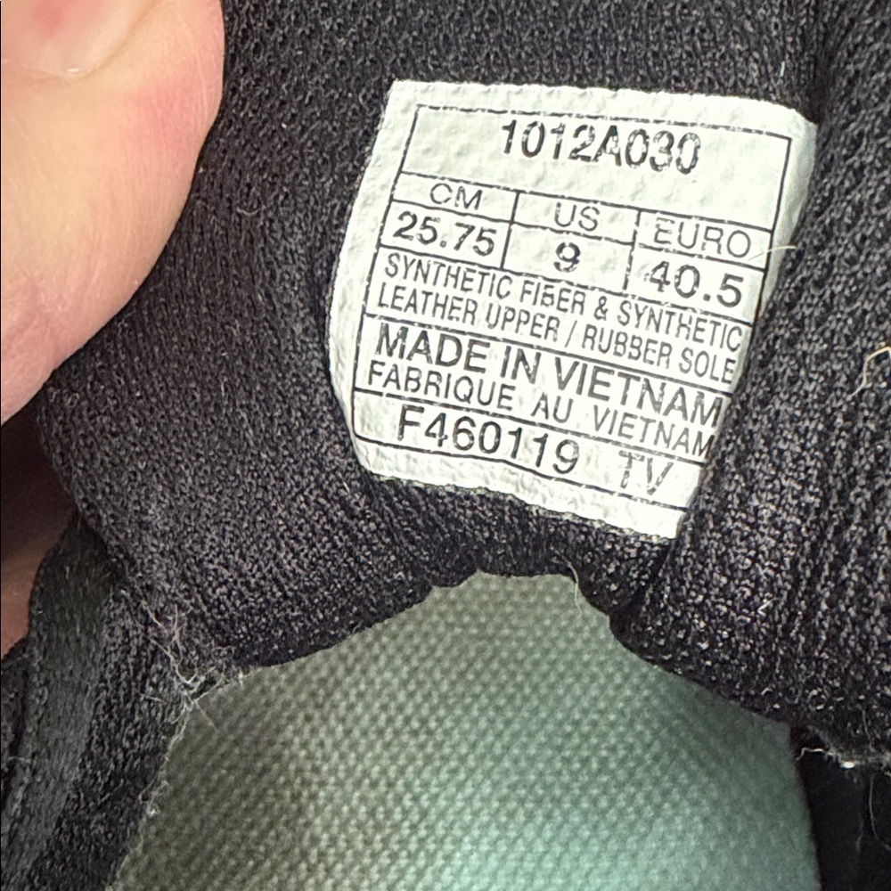 ASICS Women's Blue and Black Athletic Shoes 9 - Picture 6 of 8